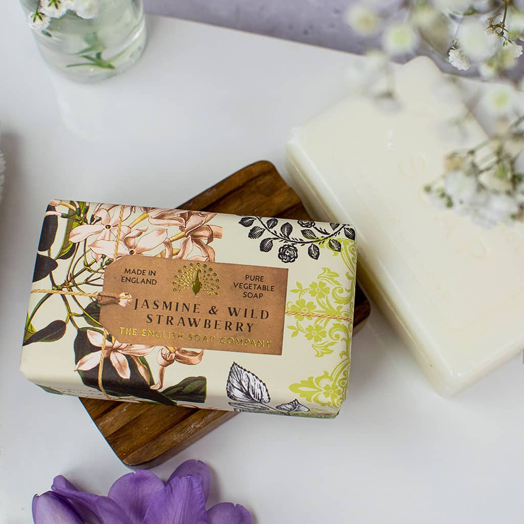 The English Soap Company - Anniversary Jasmine and Wild Strawberry Soap - Jasmin und Wilderdbeeren Seife