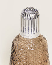 Lade das Bild in den Galerie-Viewer, LAMPE BERGER - AIR PUR  Matali Crasset Kastanie - Ewige Harmonie
