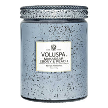 Lade das Bild in den Galerie-Viewer, Voluspa - Makassar Ebony &amp; Peach Large Candle - Ebenholz &amp; Pfirsich Duftkerze
