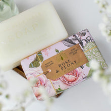 Lade das Bild in den Galerie-Viewer, The English Soap Company - Anniversary Rose &amp; Peonie Soap - Rose &amp; Pfingstrose Seife
