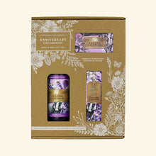 Lade das Bild in den Galerie-Viewer, The English Soap Company -  Anniversary English Lavender Hand and Body Gift Box - Englich Lavendel Geschenkbox

